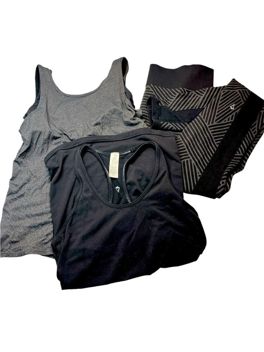 Ivivva by Lululemon Girls Lot - Seamless leggings & 2 Tank Tops, size 12